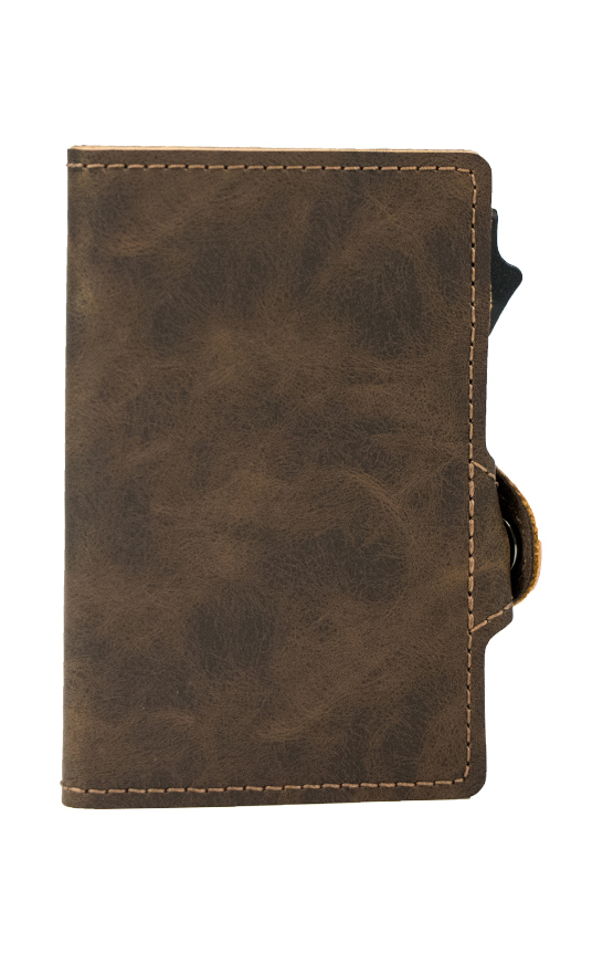 Billetera RFID minimalista de cuero marrón con clip metálico y mecanismo de extracción rápida para hombre.